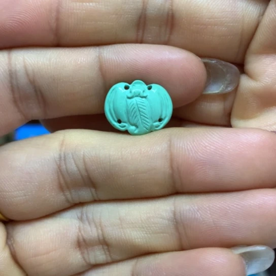 绿松石配饰未镶嵌