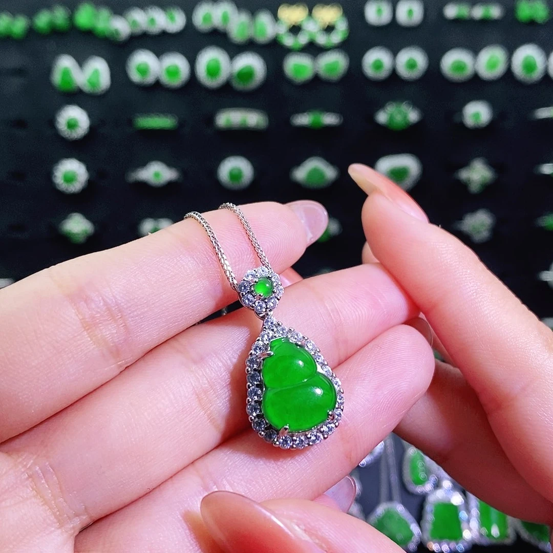 翡翠银S925镶嵌颈饰多样性