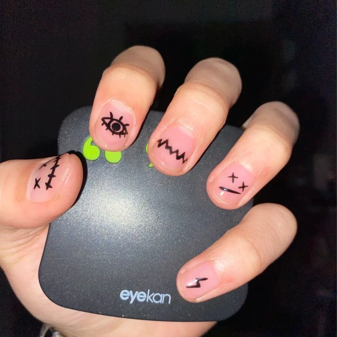 新款男女通用美甲简约美甲贴纸ins线条笑脸火焰情侣diy贴纸防水