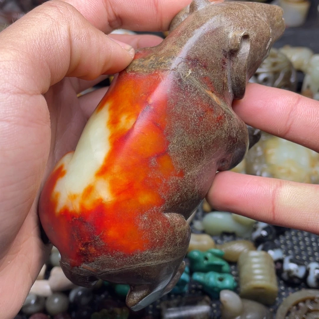 和田玉（糖玉）未镶嵌挂件扮**虎