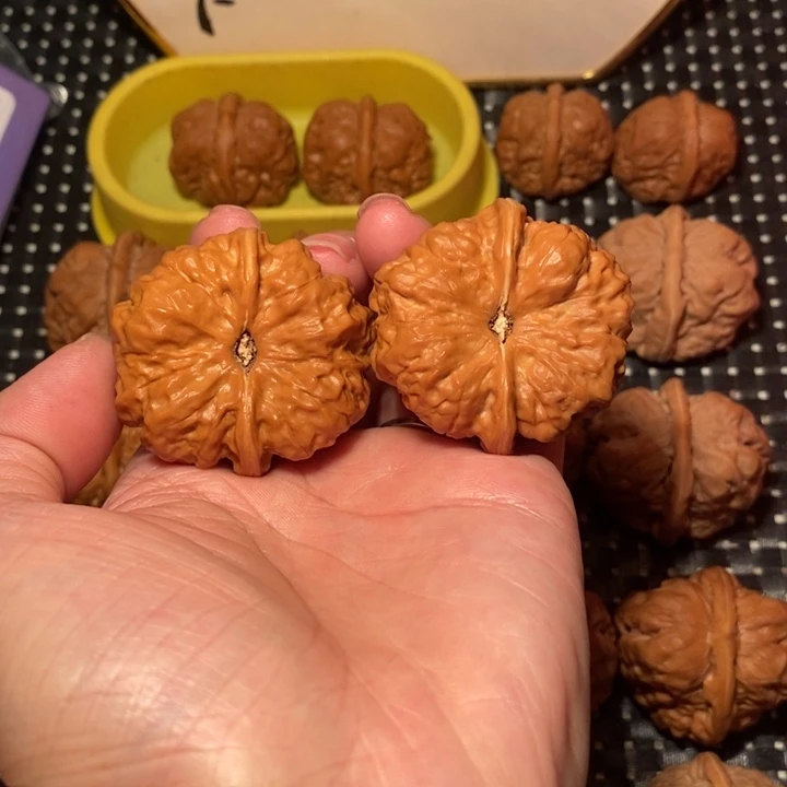 杜***》把件文玩核桃细腰超大八腿鱼籽肌肉蛙