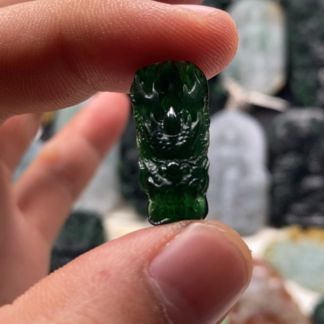 定制翡翠未镶嵌天然翡翠A货小龙头