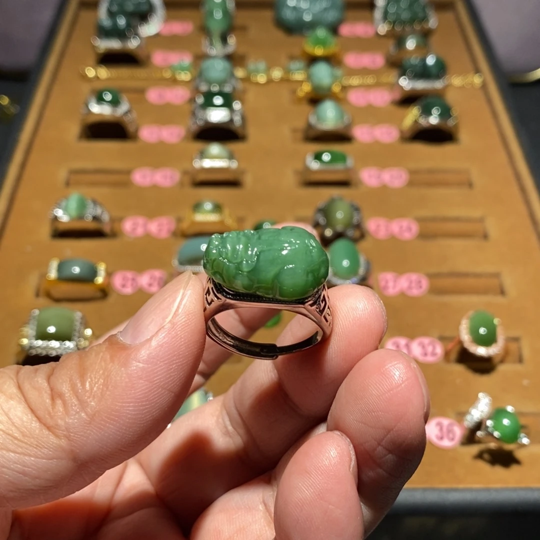 和田玉未镶嵌戒指