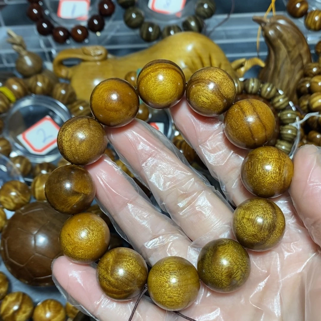 金丝楠M***n木雕工艺品