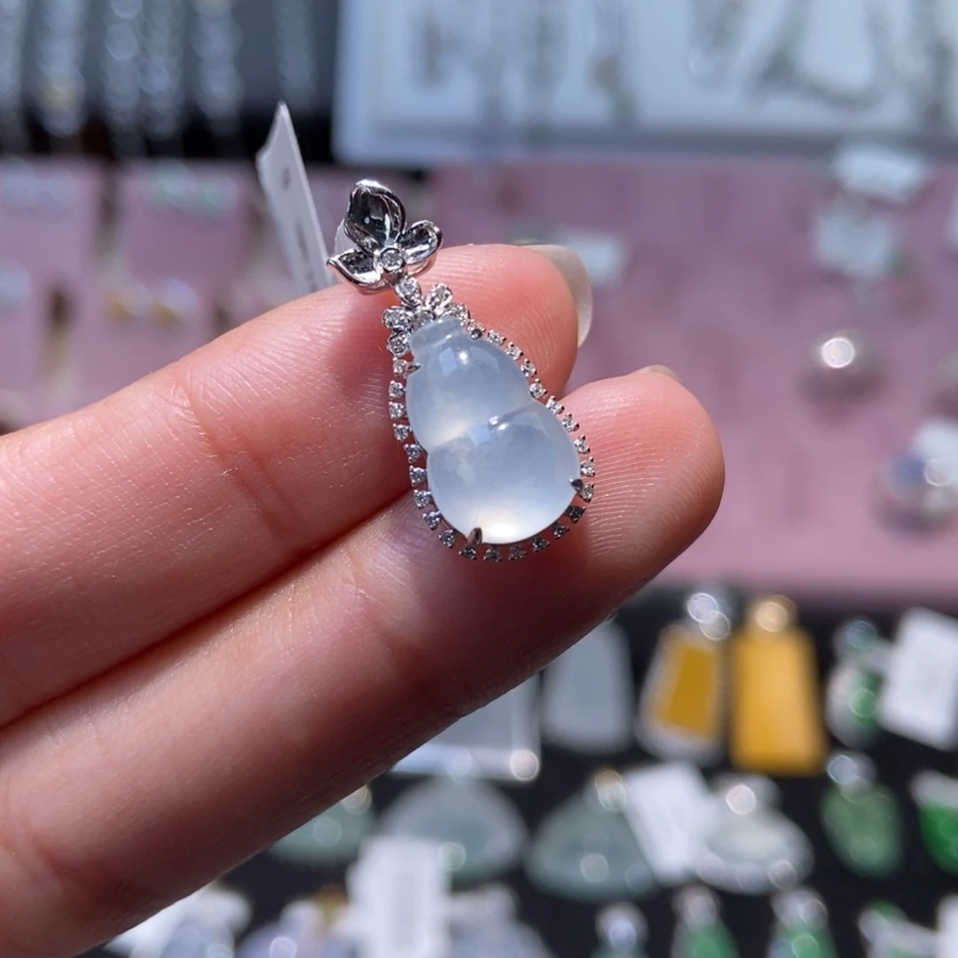 翡翠18K金镶嵌颈饰纯天然缅甸翡翠A货葫芦