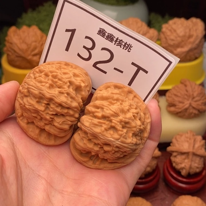 文玩核桃把件白狮44