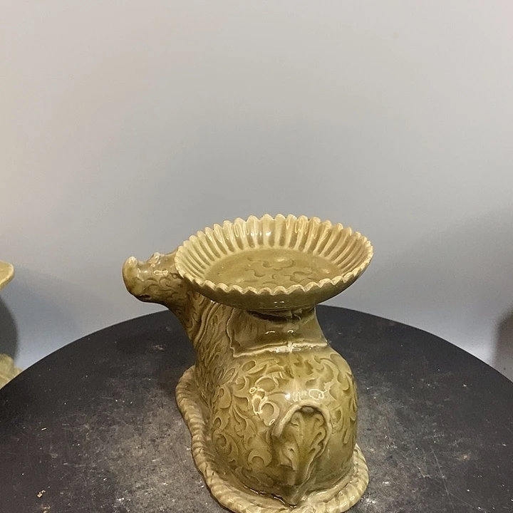 耀州窑油灯造型精美