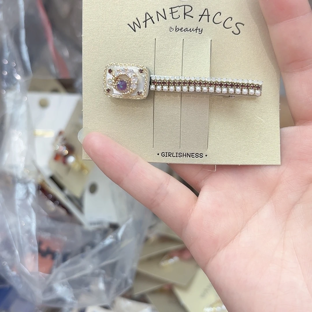 非金属月亮复古鸭夹