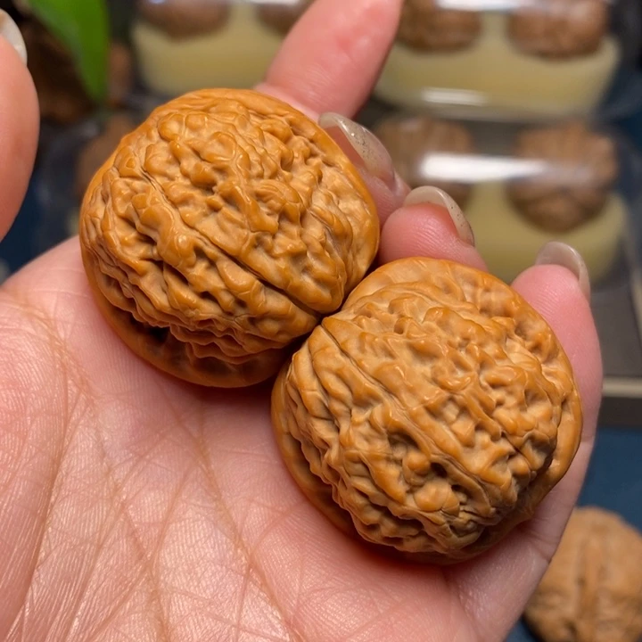 【闪购商品】文玩核桃把件莲花