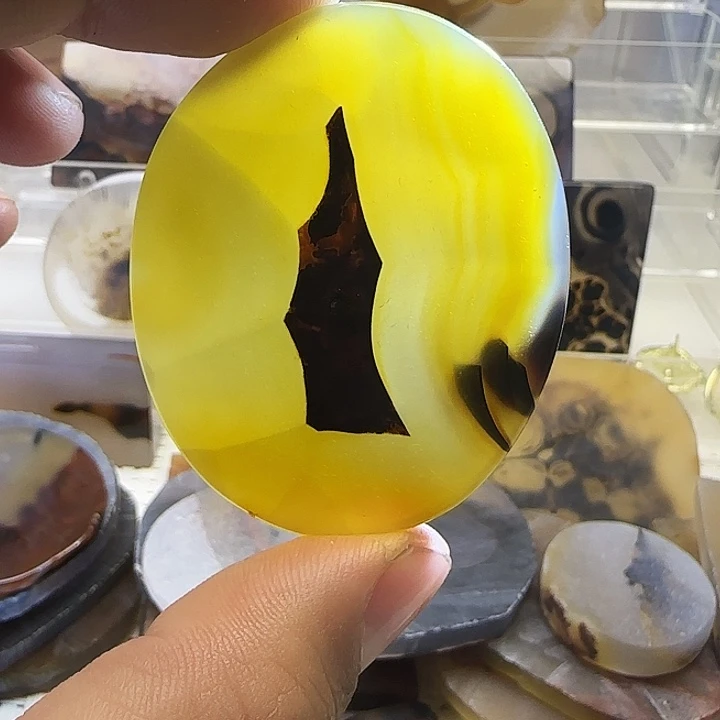 玛瑙/玉髓未镶嵌珠宝奇石