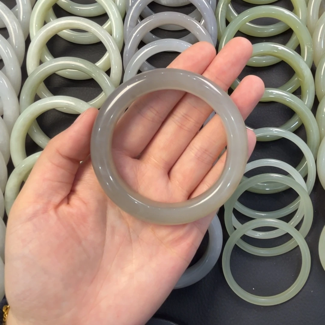 和田玉（糖玉）未镶嵌手镯