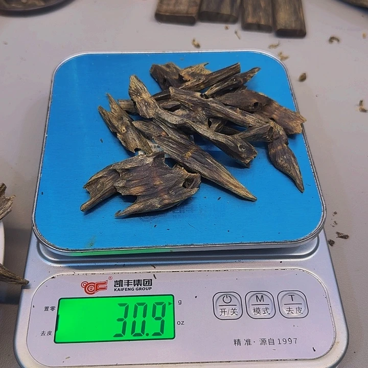 簡***單沉香碎屑沉香白露30克