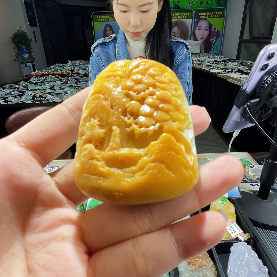 颈饰未镶嵌翡翠一