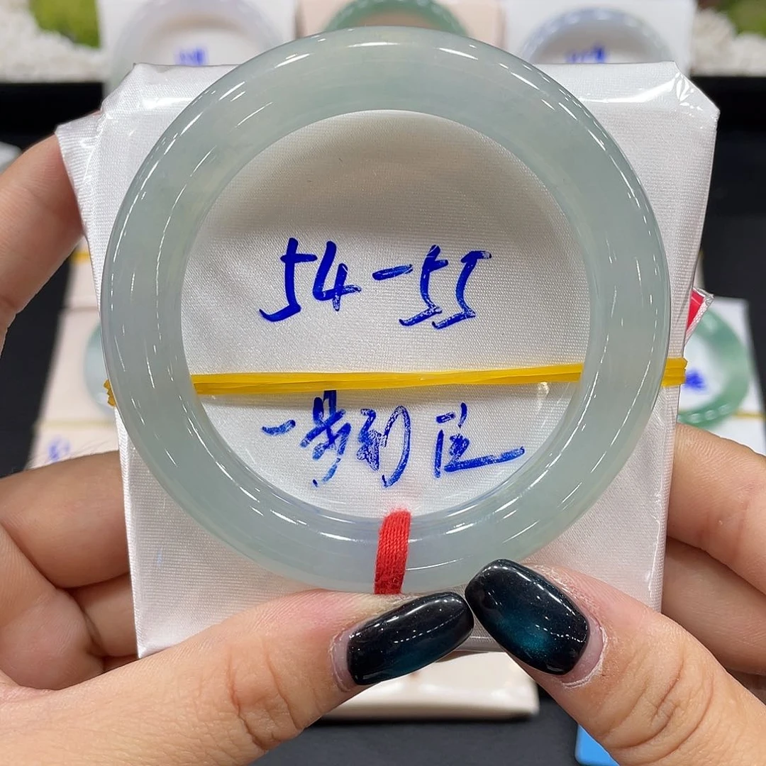 翡翠未镶嵌手镯B****?缅甸天然翡翠