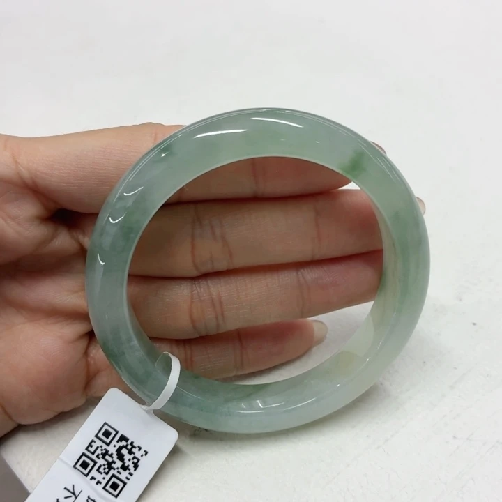翡翠未镶嵌手镯54.7冰胶飘花