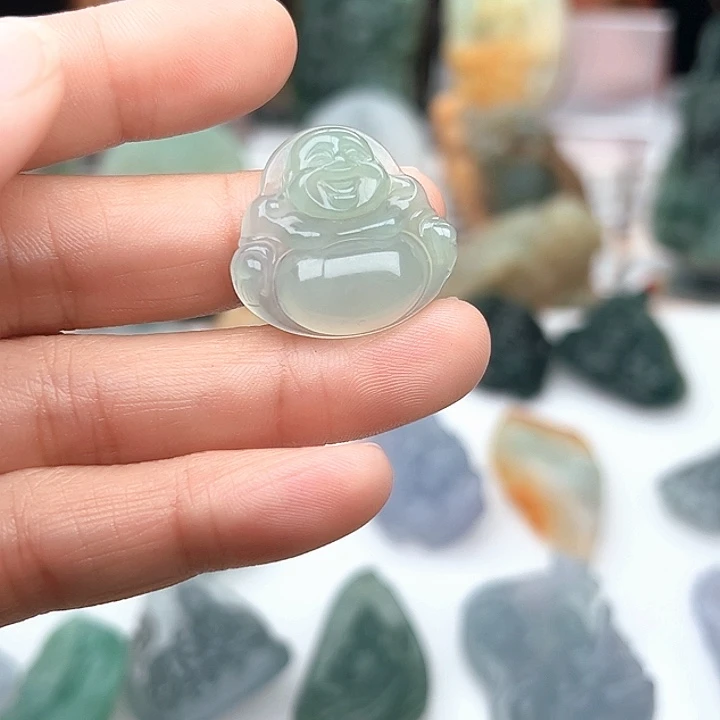 翡翠未镶嵌颈饰佛公