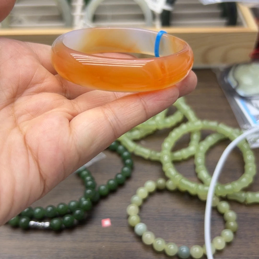 玛瑙/玉髓未镶嵌手镯54.7圈围749