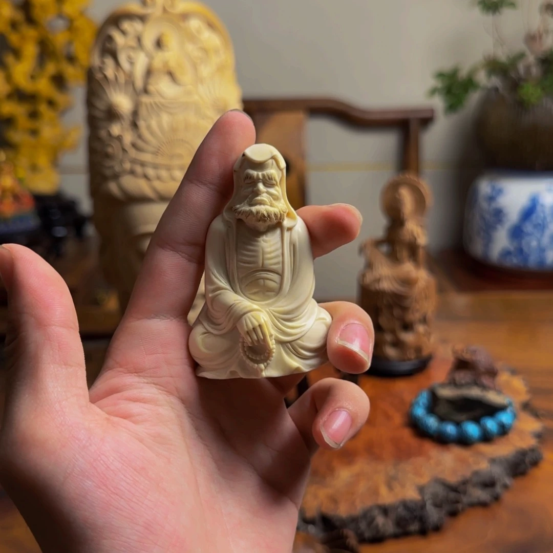 柏木（崖柏）尚秋雕刻mm达摩