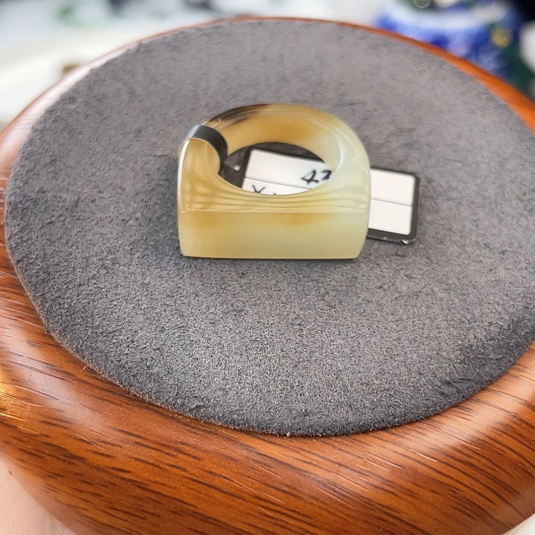 和田玉未镶嵌戒指c73。糖色马鞍。17.4。不退换