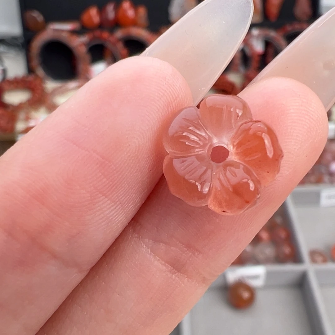 南红玛瑙未镶嵌颈饰有钱花