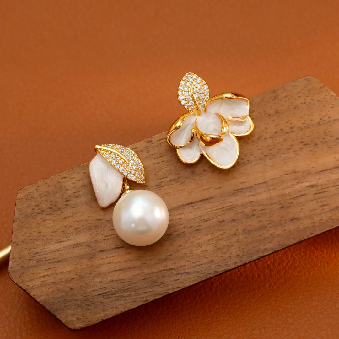 黄铜珐琅耳饰 珐琅气质不对称耳环轻奢通勤镶钻树叶珠珠耳坠2024