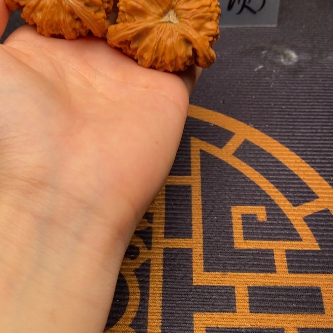 小***花吊坠文玩核桃白狮子
