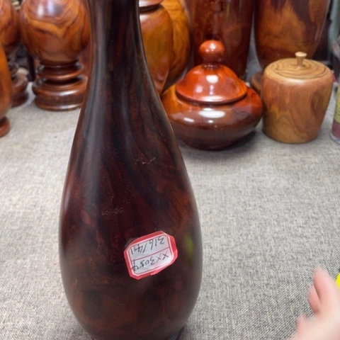 交趾黄檀（大红酸枝）花瓶