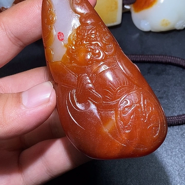 忠***渝和田玉未镶嵌颈饰CC