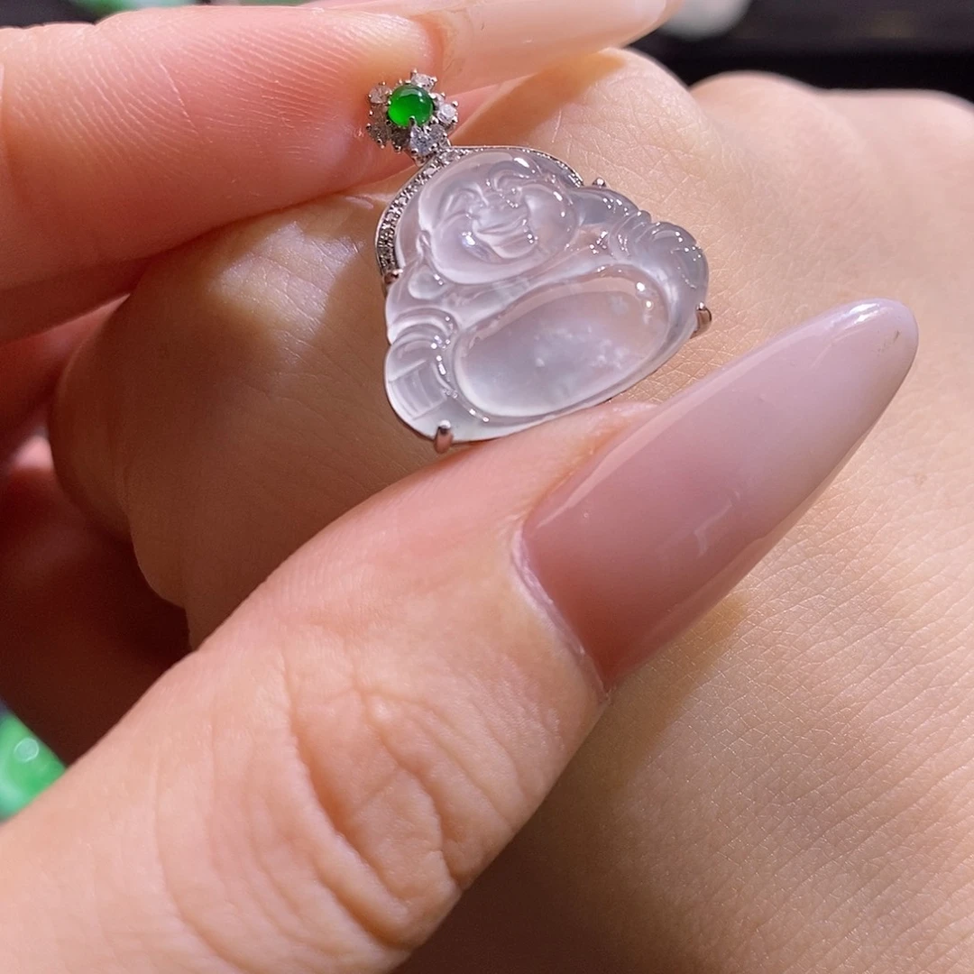 翡翠18K金镶嵌颈饰佛