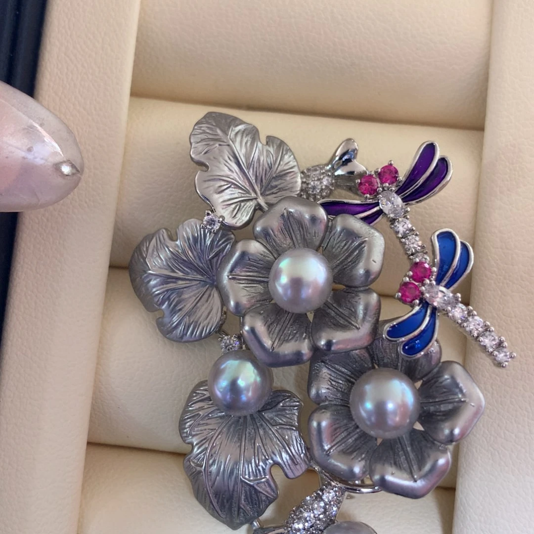 未镶嵌胸饰海水珍珠