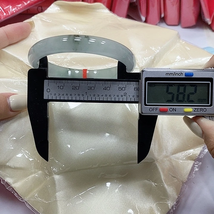 翡翠手镯未镶嵌178