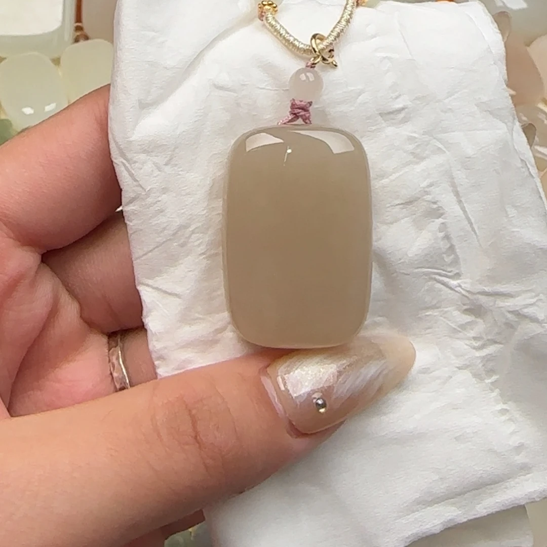 和田玉颈饰未镶嵌?****?