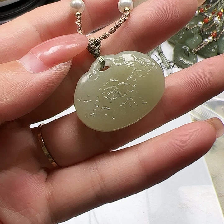 和田玉未镶嵌颈饰3