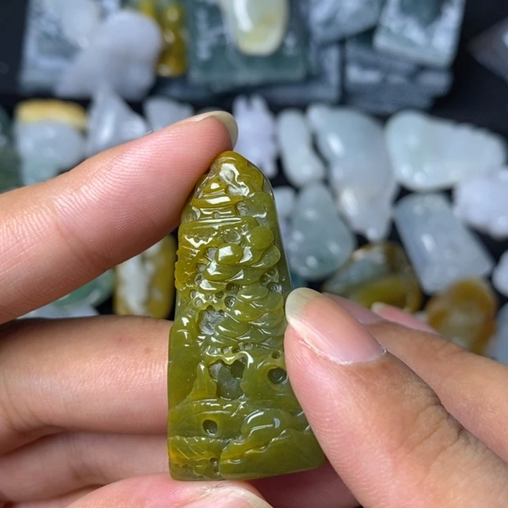 遗***真颈饰未镶嵌翡翠翡翠
