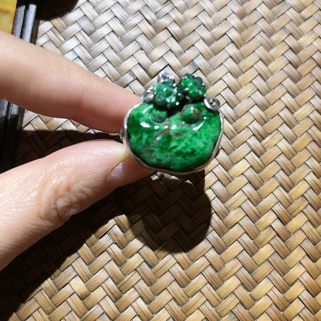 翡翠戒指银S925镶嵌个性十足时尚