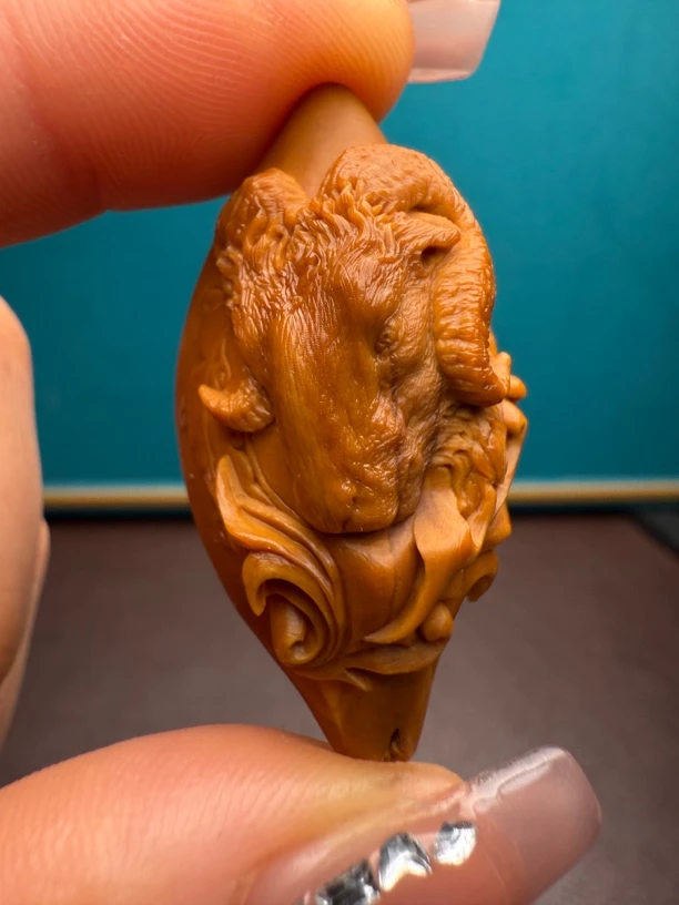 精品橄榄核古月作品【生肖羊】尺寸2.2x4.1