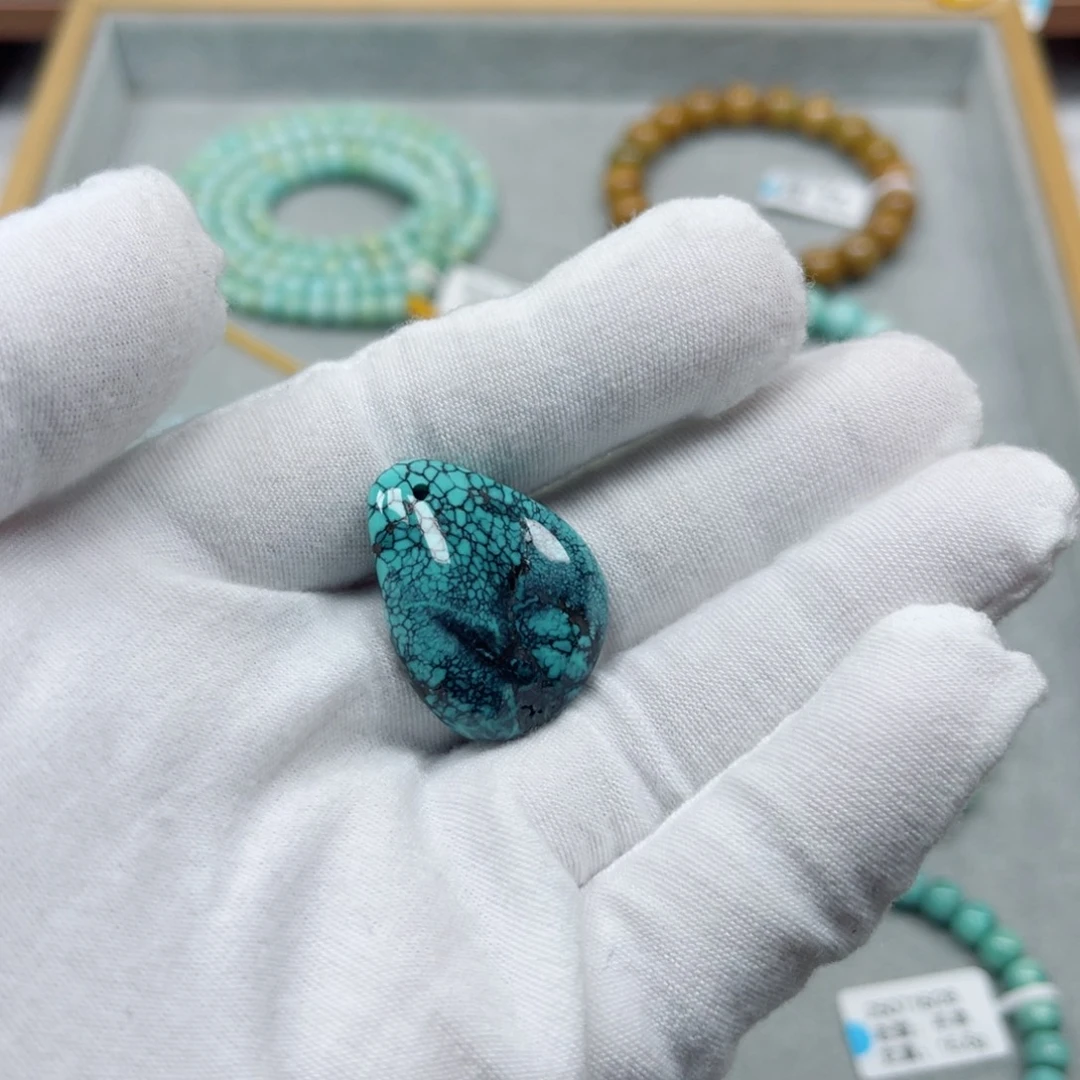 绿松石未镶嵌挂件