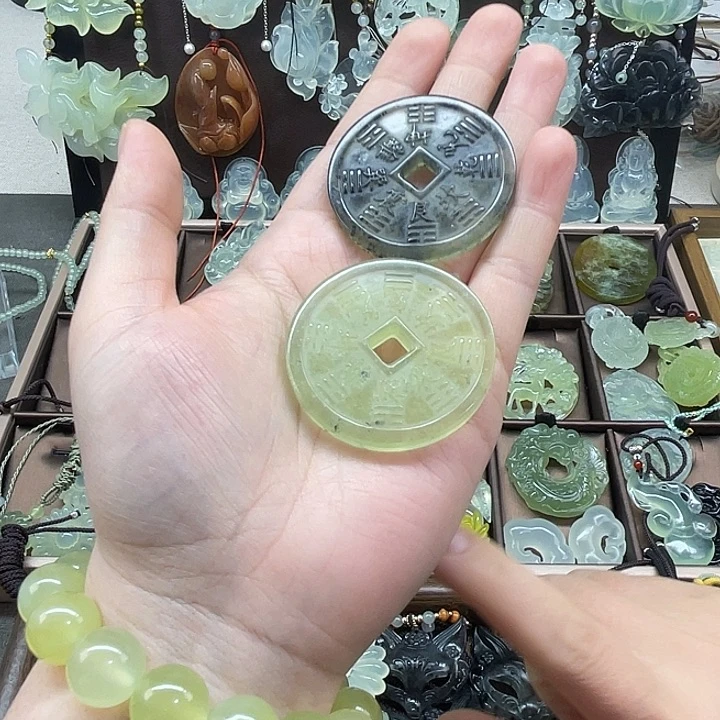 岫玉未镶嵌吊坠(赠链)