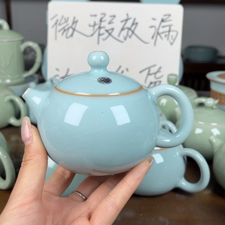 爱***帅89号天青色西施壶不完美