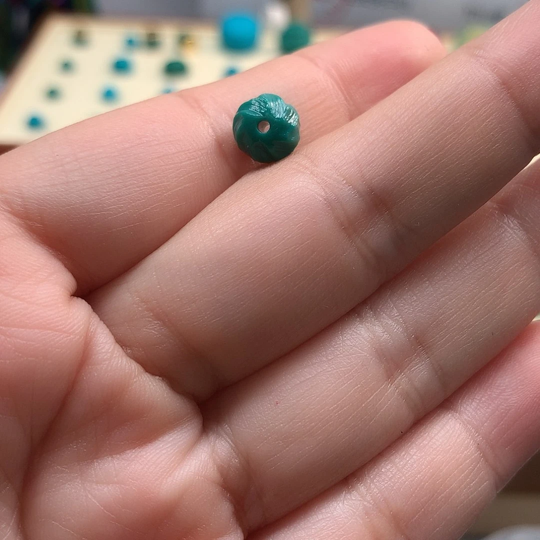 绿松石配饰未镶嵌?**?