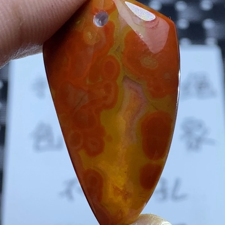玛瑙/玉髓颈饰未镶嵌境*