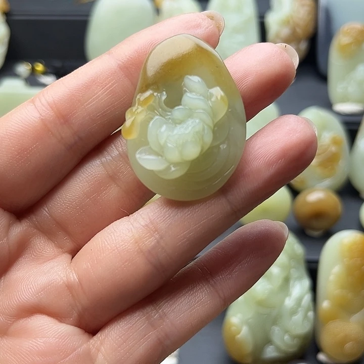 和田玉（糖玉）未镶嵌颈饰