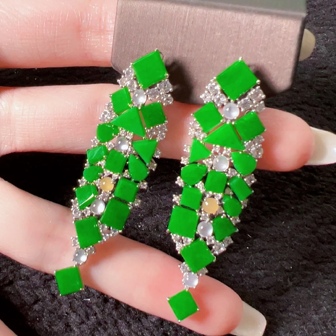 翡翠18K金镶嵌耳饰签收后24小时鉴赏期，过时不退