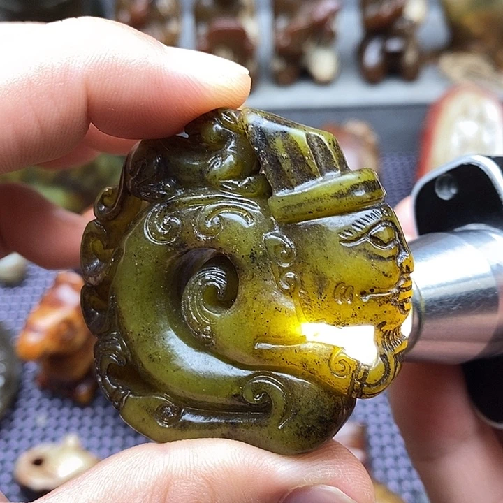 未镶嵌蛇纹石玉颈饰