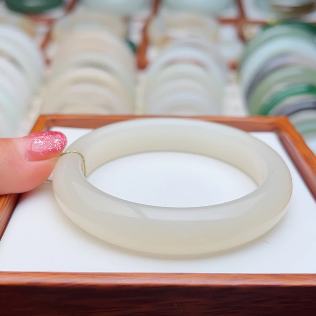 和田玉未镶嵌手镯53.2