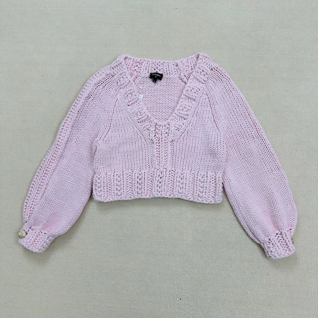 99新 Chanel/香奈儿 CHANEL/香奈儿 粉色粗针织短款V领毛衣 34码