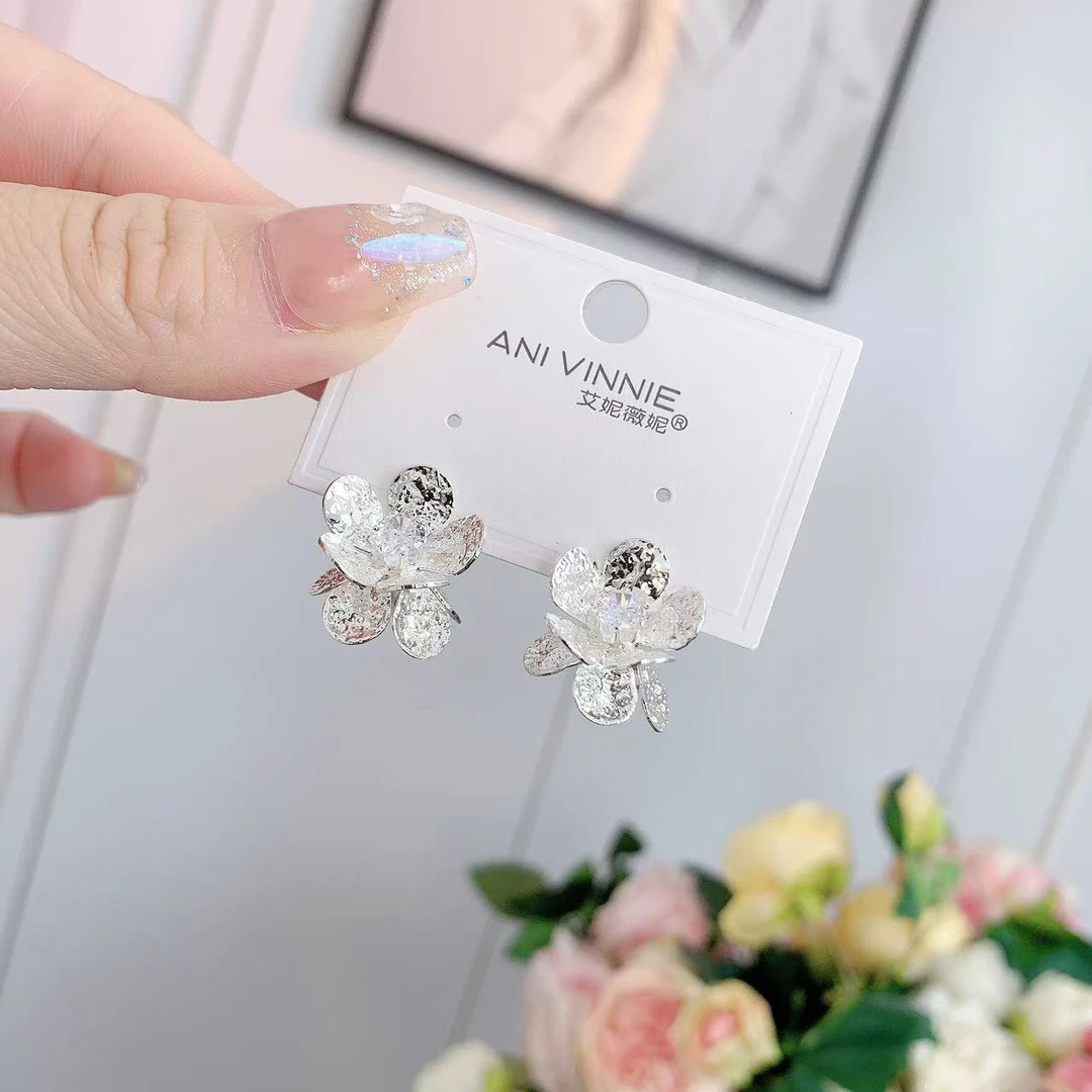 铜合金仿珍珠耳饰 【时尚花球】金色森系瑞丽风少女风百搭经典耳钉