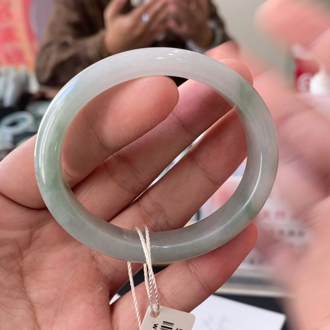 翡翠未镶嵌手镯（圆镯）