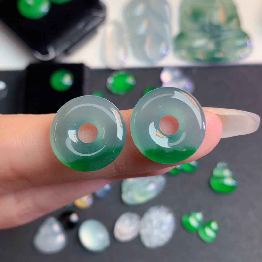 翡翠裸石15.68/3.48一对甜甜圈