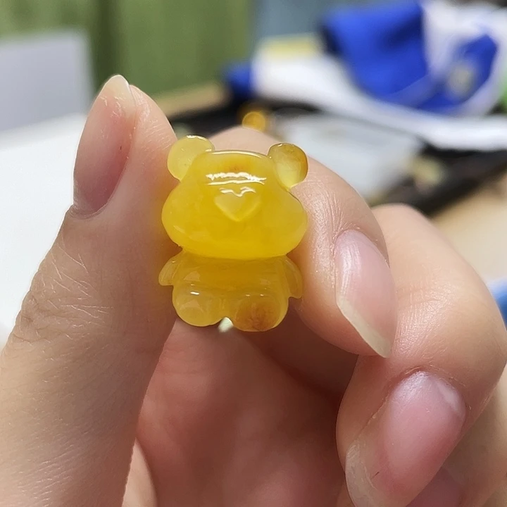 蜜蜡未镶嵌裸石小熊